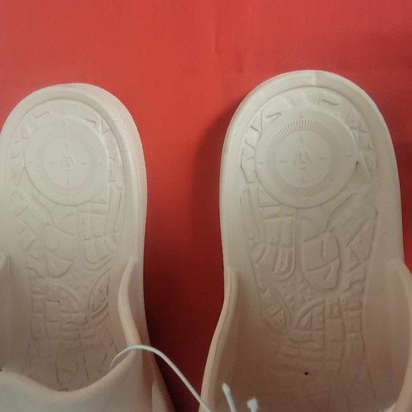 Totes Everywear Women's Hudson Slide Sandals size 11 New with tags Evening Sand - Picture 6 of 8